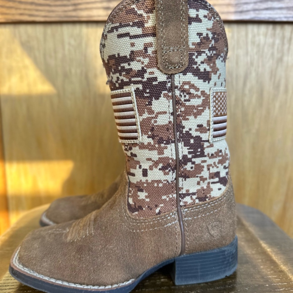 Ariat Patriot Western Boot Color ANTIQUE MOCHA/ SAND CAMO. Toddler size 8